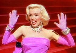 Marilyn Monroe es uno de los pocos personajes femeninos relevantes de Wikipedia