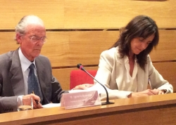 Ignacio Buqueras y Carmen Fúnez durante la firma del acuerdo