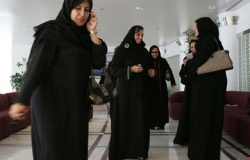http://www.estrelladigital.es/mundo/mujeres-saudies-podran-ejercer-abogacia_0_1264673650.html